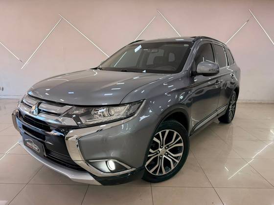 MITSUBISHI OUTLANDER 3.0 GT 4X4 V6 24V GASOLINA 4P AUTOMÁTICO MITSUBISHI OUTLANDER 3.0 GT 4X4 V6 24V GASOLINA 4P AUTOMÁTICO